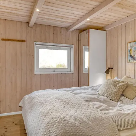Nielsigne - 400m From The Sea By Interhome Nyaraló *