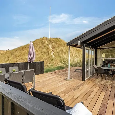 Nielsigne - 400m From The Sea By Interhome Nyaraló
